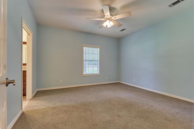 11062 N Hidden Oaks, Conroe, TX 77384