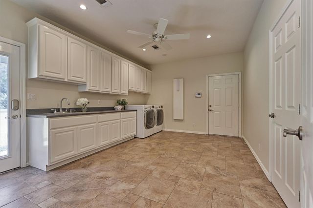11062 N Hidden Oaks, Conroe, TX 77384