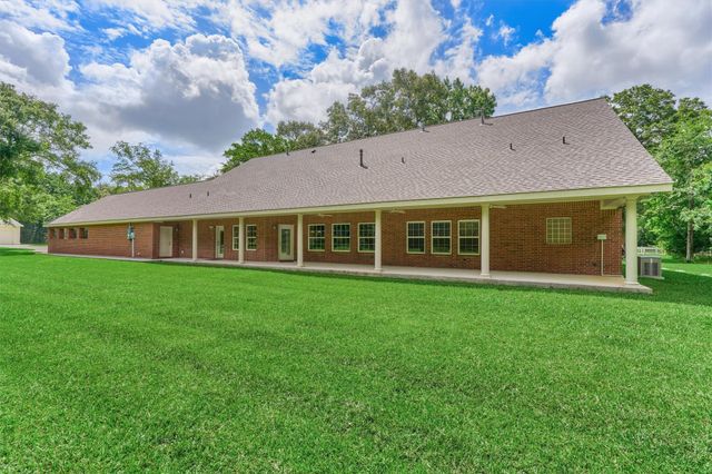 11062 N Hidden Oaks, Conroe, TX 77384