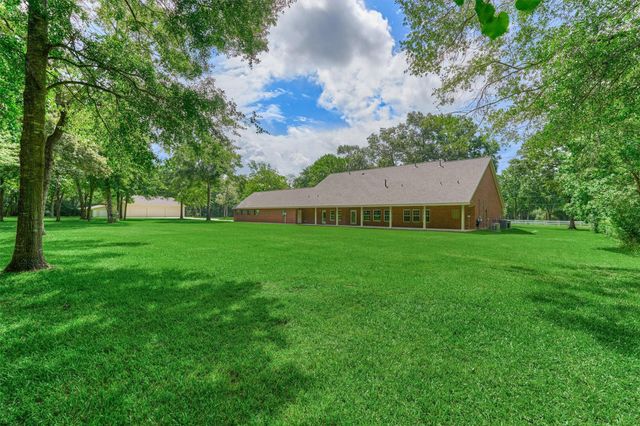 11062 N Hidden Oaks, Conroe, TX 77384