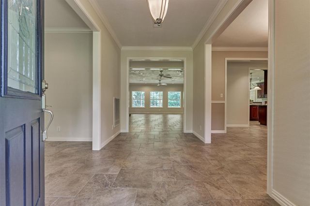11062 N Hidden Oaks, Conroe, TX 77384