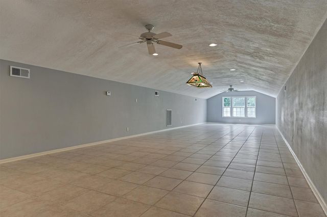 11062 N Hidden Oaks, Conroe, TX 77384