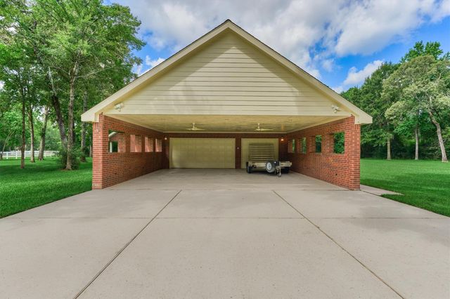11062 N Hidden Oaks, Conroe, TX 77384