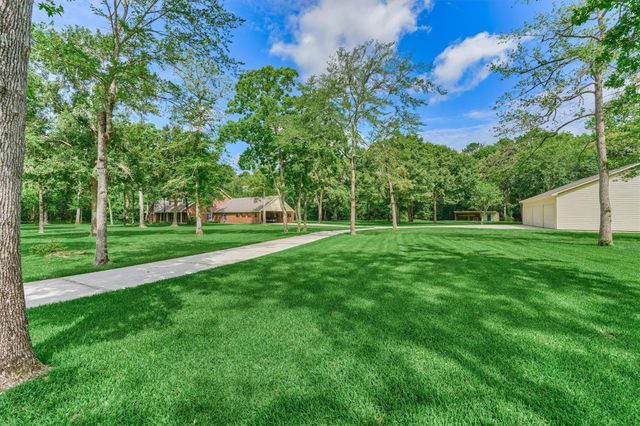 11062 N Hidden Oaks, Conroe, TX 77384