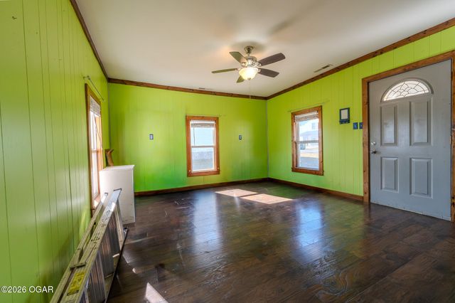 405 S Devon, Webb City, MO 64870