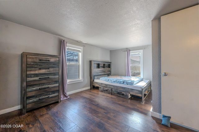 405 S Devon, Webb City, MO 64870