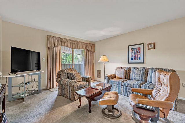 5260 Crossbow Cir Unit 1E, Roanoke, VA 24018