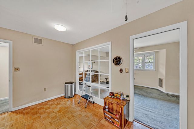 5260 Crossbow Cir Unit 1E, Roanoke, VA 24018