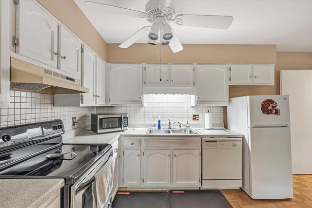 5260 Crossbow Cir Unit 1E, Roanoke, VA 24018