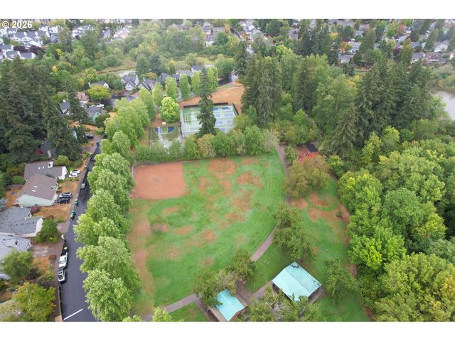 13158 Sw SHORE Dr, Tigard, OR 97223