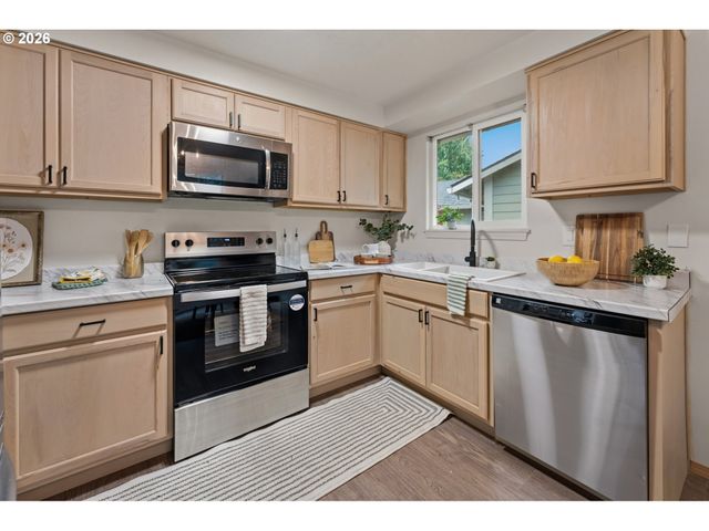 13158 Sw SHORE Dr, Tigard, OR 97223
