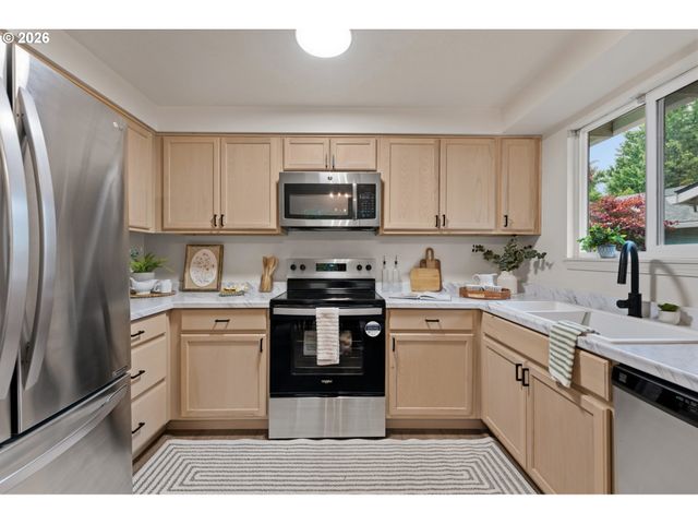 13158 Sw SHORE Dr, Tigard, OR 97223