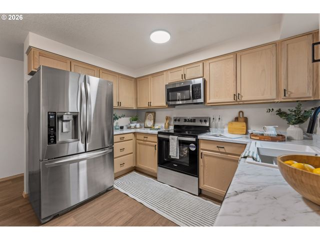 13158 Sw SHORE Dr, Tigard, OR 97223