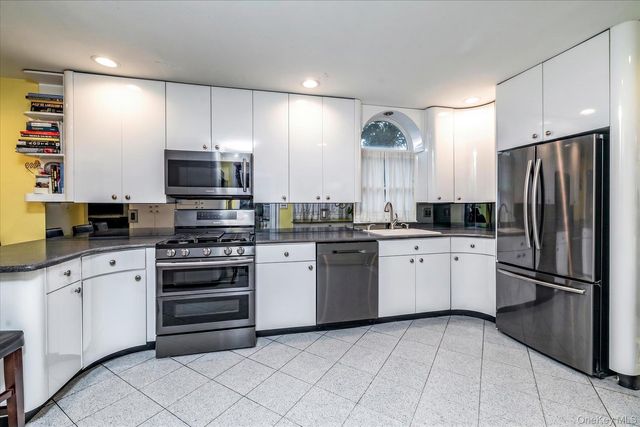 2618 Mount Avenue, Oceanside, NY 11572
