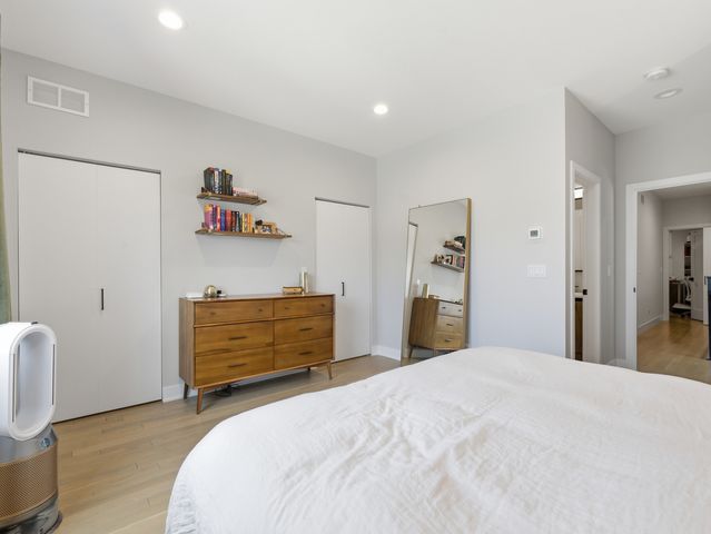 4334 W Shakespeare Avenue, Chicago, IL 60639