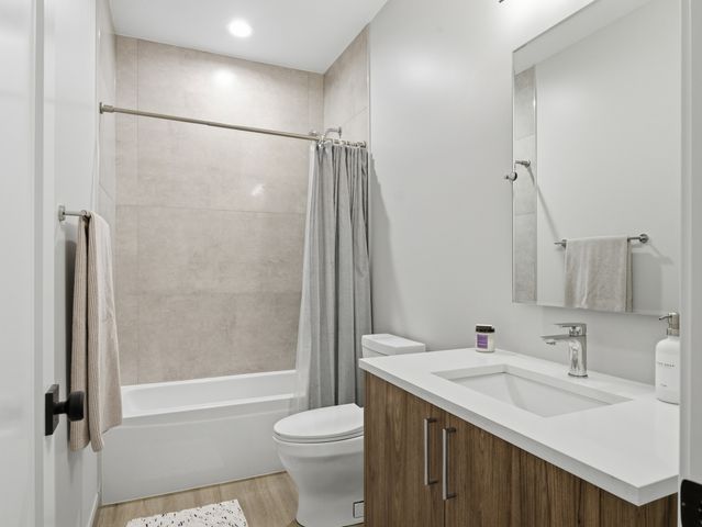 4334 W Shakespeare Avenue, Chicago, IL 60639