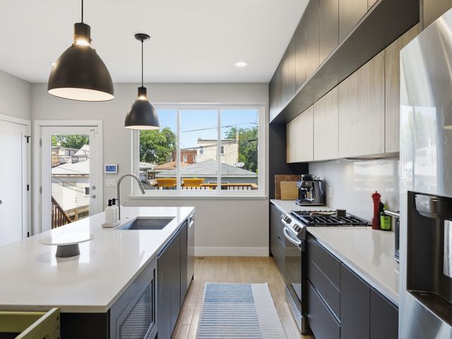 4334 W Shakespeare Avenue, Chicago, IL 60639