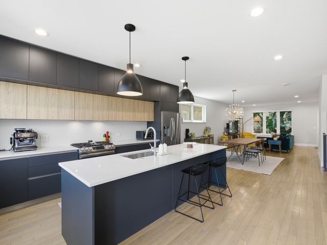 4334 W Shakespeare Avenue, Chicago, IL 60639