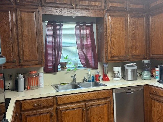 72 Delmore Drive, Hillsboro, TX 76645