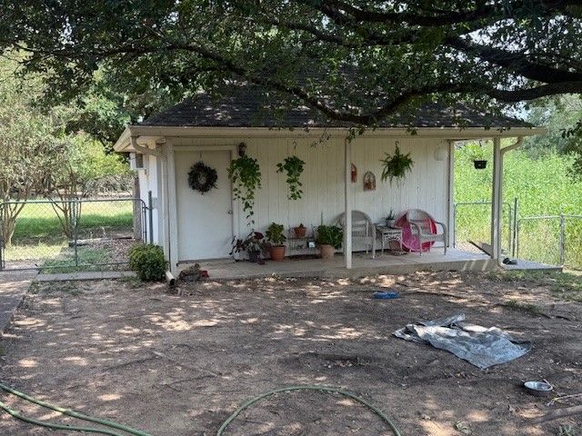 72 Delmore Drive, Hillsboro, TX 76645