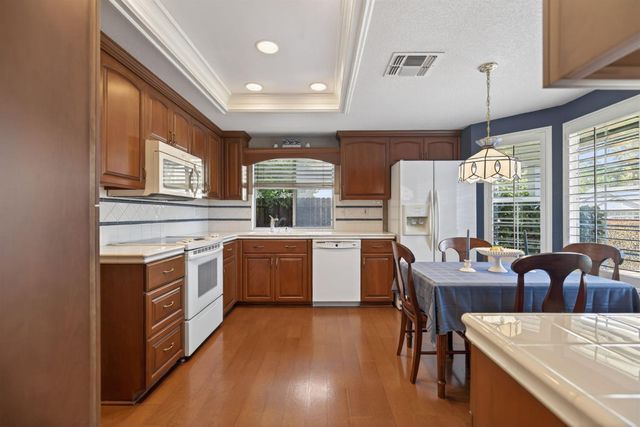 1712 Chilton Dr, Roseville, CA 95747