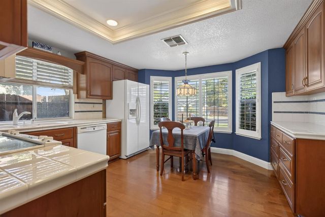 1712 Chilton Dr, Roseville, CA 95747