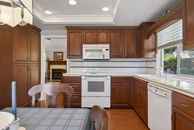 1712 Chilton Dr, Roseville, CA 95747