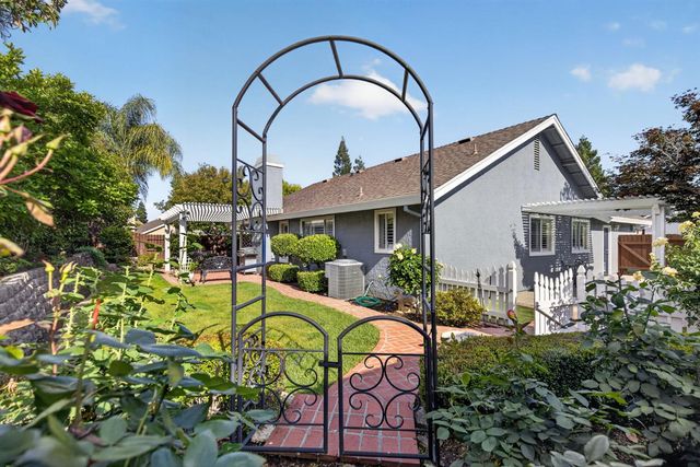 1712 Chilton Dr, Roseville, CA 95747