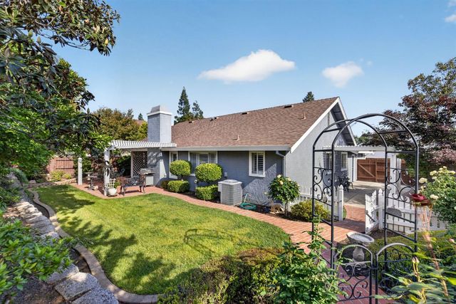 1712 Chilton Dr, Roseville, CA 95747