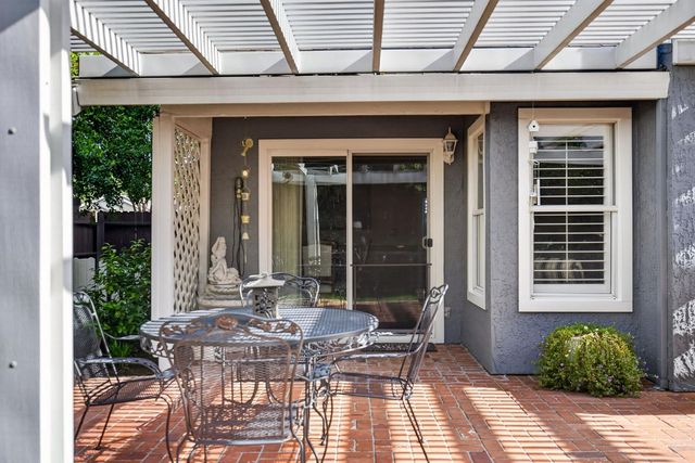 1712 Chilton Dr, Roseville, CA 95747