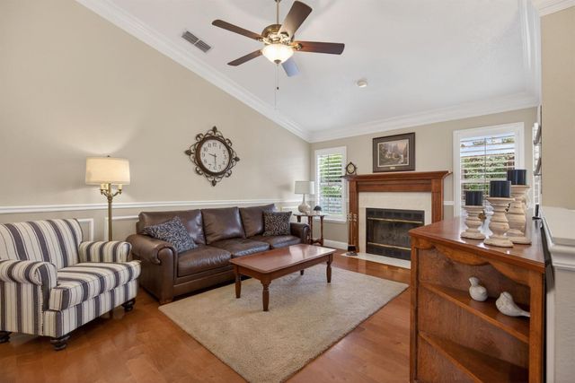 1712 Chilton Dr, Roseville, CA 95747