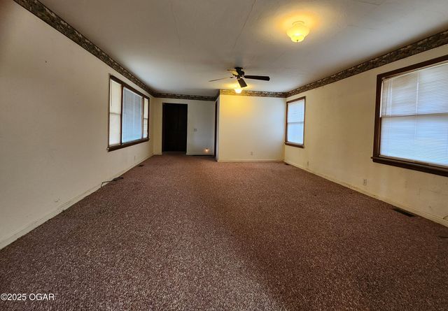 8255 State Highway 96, Carthage, MO 64836