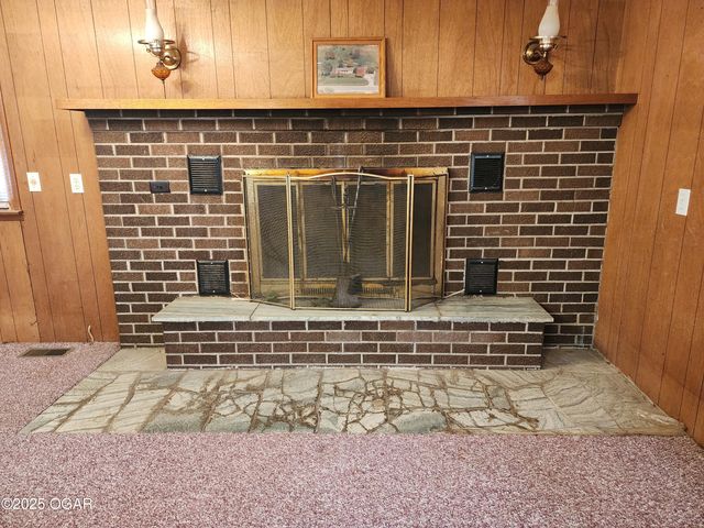 8255 State Highway 96, Carthage, MO 64836