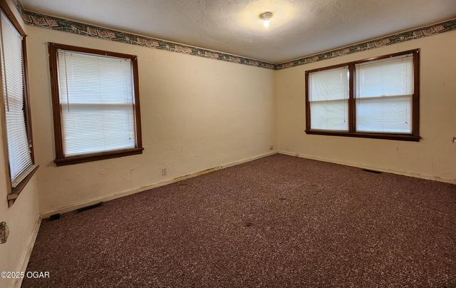 8255 State Highway 96, Carthage, MO 64836