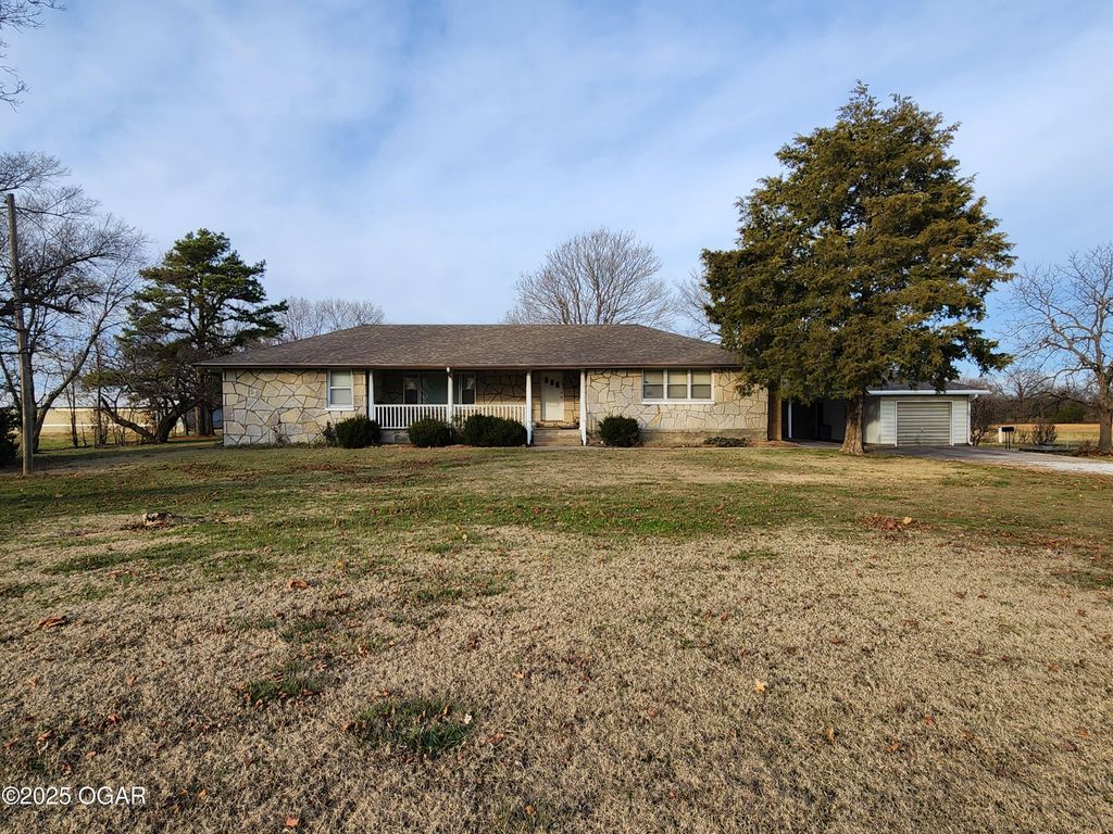 8255 State Highway 96, Carthage, MO 64836