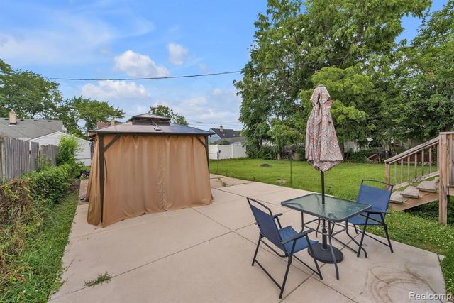 2140 Ford Boulevard, Lincoln Park, MI 48146
