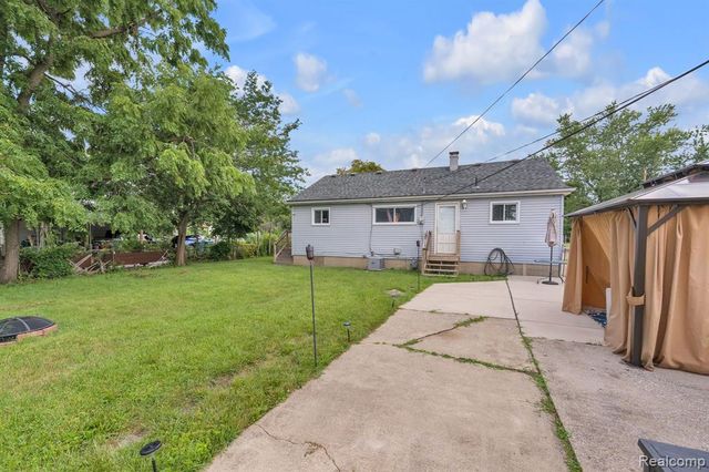 2140 Ford Boulevard, Lincoln Park, MI 48146
