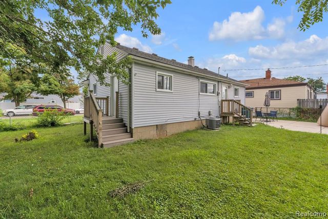 2140 Ford Boulevard, Lincoln Park, MI 48146