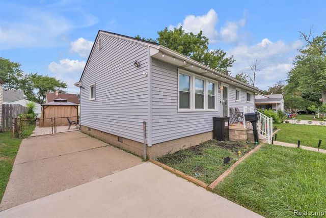 2140 Ford Boulevard, Lincoln Park, MI 48146
