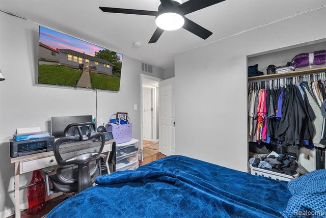 2140 Ford Boulevard, Lincoln Park, MI 48146
