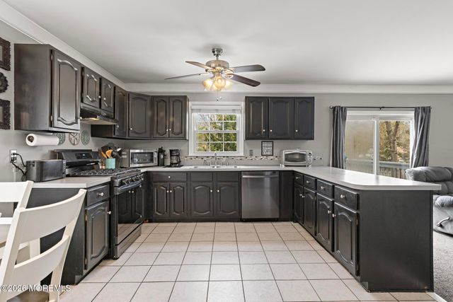 1800 Ridgeway Road, Toms River, NJ 08757