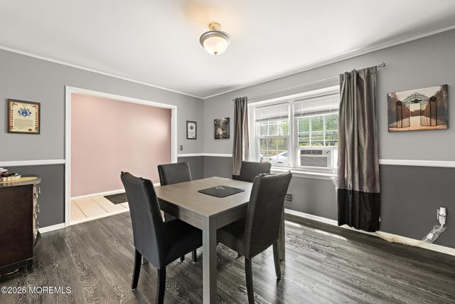 1800 Ridgeway Road, Toms River, NJ 08757