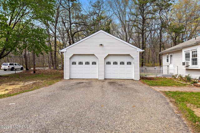 1800 Ridgeway Road, Toms River, NJ 08757
