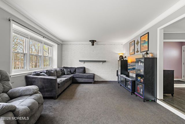 1800 Ridgeway Road, Toms River, NJ 08757