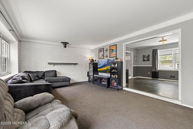 1800 Ridgeway Road, Toms River, NJ 08757