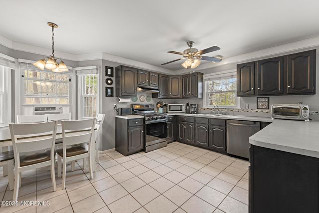 1800 Ridgeway Road, Toms River, NJ 08757