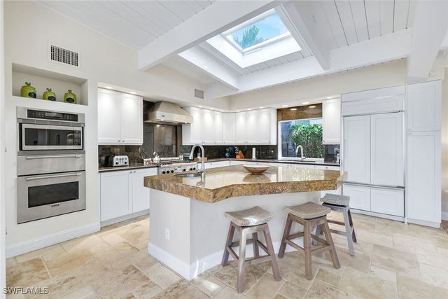 210 Central AVE, Naples, FL 34102