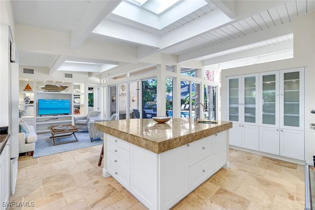 210 Central AVE, Naples, FL 34102