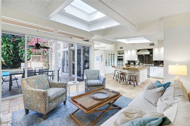 210 Central AVE, Naples, FL 34102