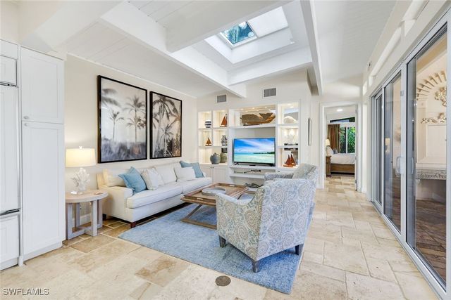 210 Central AVE, Naples, FL 34102